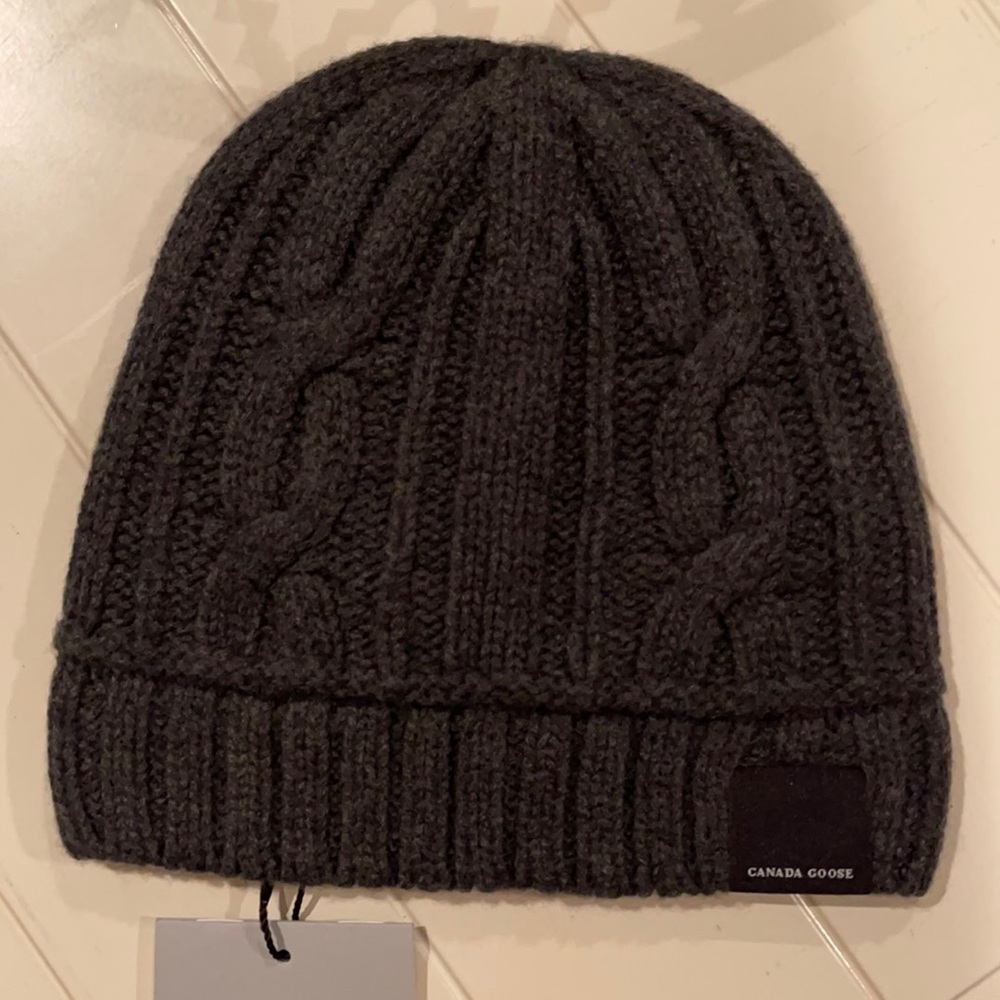 Canada Goose Ladies Cable Toque Iron Grey one size